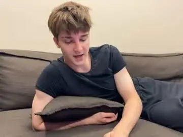 Chaturbate Best live sex cam show of panda_b0y