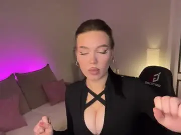 Chaturbate Live Sex Cam of mistress_of_hearts