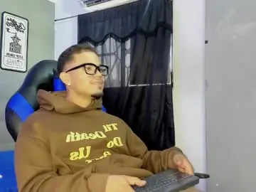 Chaturbate Live Sex Cam of nico_blaze7