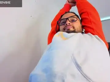 Chaturbate Watch Live Sex Cams of ernesto_rodriguez_82