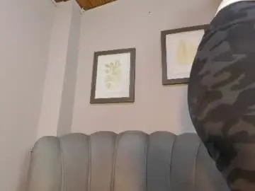 Chaturbate Watch Live Sex Cams of roxanna_moore2