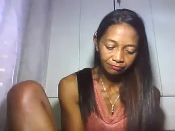 Chaturbate Live Sex Cam of vixen_lina