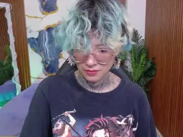 Chaturbate Live Sex Cam of lyra_tay