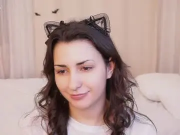 Chaturbate Live Sex Cam of cuddlebyyou