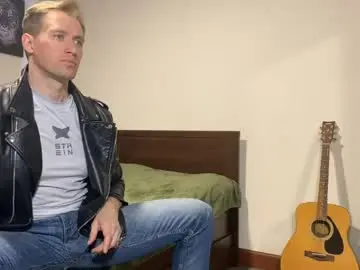 Chaturbate Best live sex cam show of marc105100