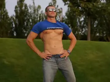 Chaturbate Live Sex Cam of marc105100