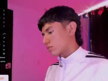 Chaturbate Live Sex Cam of damien_howard