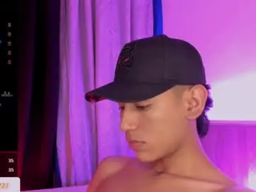 Chaturbate Free Porn Cam of damien_howard