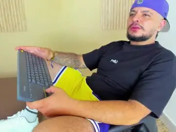 Chaturbate Best live sex cam show of troy_kirk