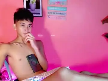 Chaturbate Free Porn Cam of leemoreno18