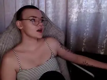 Chaturbate Live Sex Cam of krisneal