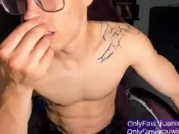 Chaturbate Live Sex Cam of juanisimo_