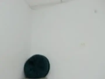 Chaturbate Live Sex Cam of sweet_litle