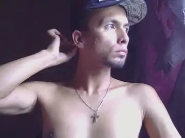 Chaturbate Sex Chat of boycumlatino21