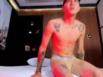 Chaturbate Live Sex Cam of diamondss_1
