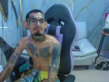 Chaturbate Live Sex Cam of boy_tatto77