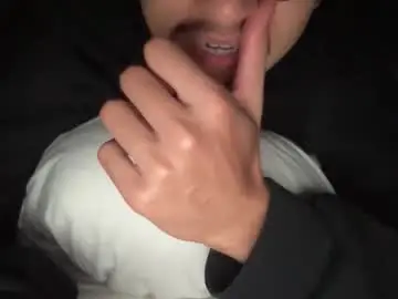 Chaturbate Live Porn of brokehungcollegeguy