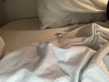 Chaturbate Free Porn Cam of brokehungcollegeguy