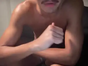 Chaturbate Sex Cam of brokehungcollegeguy