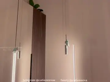 Chaturbate Free Porn Cam of cutieeeeva