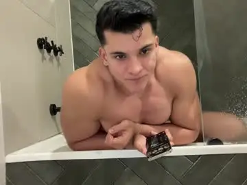 Chaturbate Adult Video Chat of maximohoot