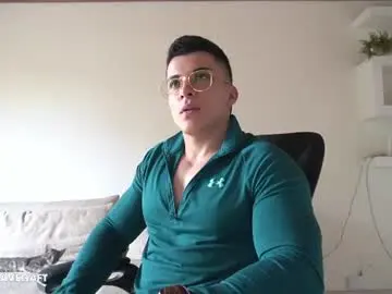 Chaturbate Live Porn of maximohoot