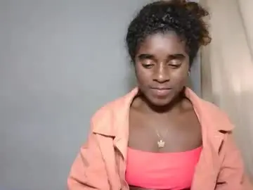 Chaturbate Watch Live Sex Cams of yolandrina05