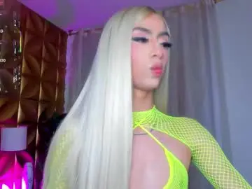 Chaturbate Best live sex cam show of nahiavictoria