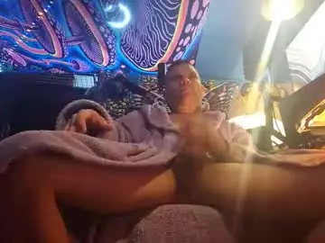 Chaturbate Free Porn Cam of str8foryouguy