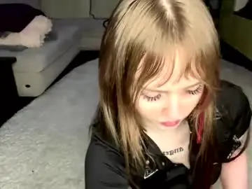 Chaturbate Live Sex Cam of hip_hop_baby