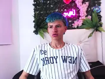 Chaturbate Live Sex Cam of iam_lukas__