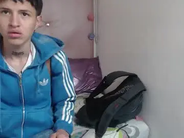 Chaturbate Live Sex Cam of iam_lukas__