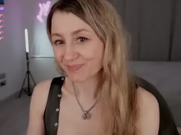 Chaturbate Nude Webcam of milanacamgirl