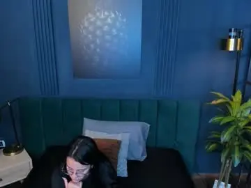 Chaturbate Live Sex Cam of ariannaliss