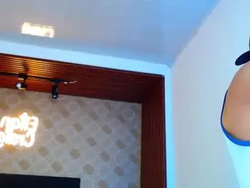 Chaturbate Watch Live Sex Cams of elian_craiggggg