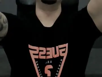 Chaturbate Live Sex Cam of tonywilcoxx