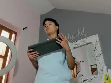 Chaturbate Best live sex cam show of camillo_virgil