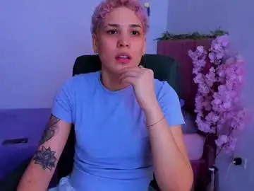 Chaturbate Live Sex Cam of laura_r23