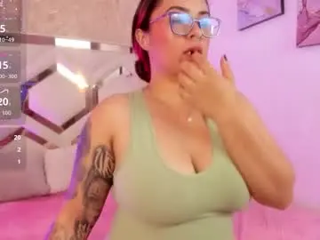 Chaturbate Live Sex Cam of sophiie_lux_