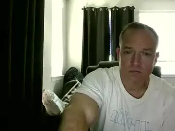 Chaturbate Live Sex Cam of caligrown1154