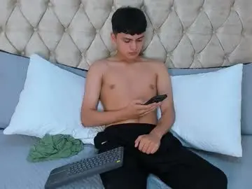 Chaturbate Live Sex of maxii18_