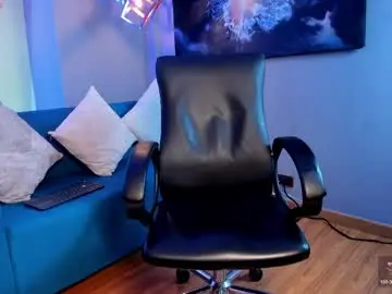 Chaturbate Live Sex Cam of aaron_whitee