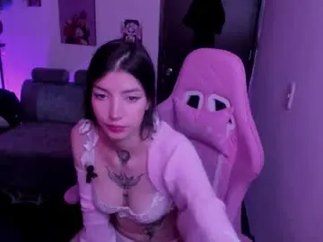 Chaturbate Live Sex Cam of cami_mila99