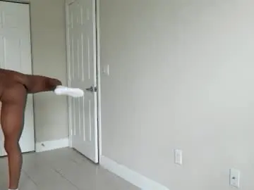 Chaturbate Sex Chat of myles_isperfect