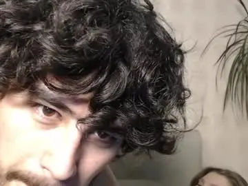 Chaturbate Free Porn Cam of alone_at_homee