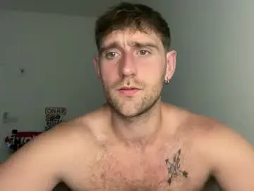 Chaturbate Live Sex Cam of lukegunn22