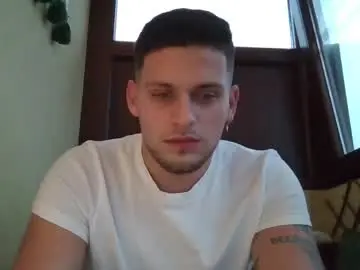 Chaturbate Live Sex Cam of roberto_twink1