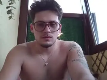 Chaturbate Live Sex of roberto_twink1