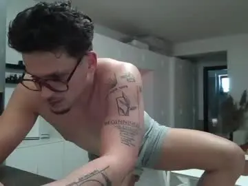Chaturbate Best live sex cam show of roberto_twink1