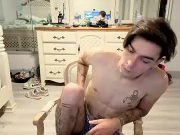 Chaturbate Nude Webcam of str8whiteboy21
